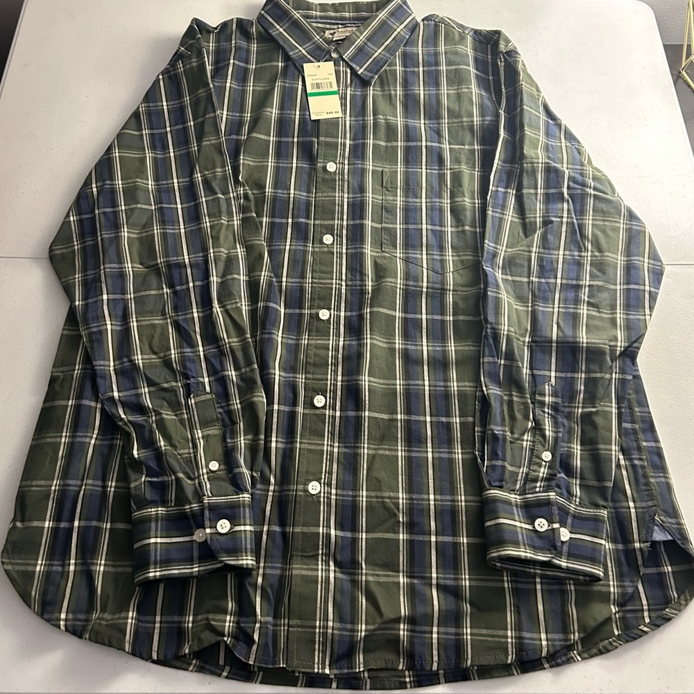 Men’s Haggar L button down dress shirt. NWT